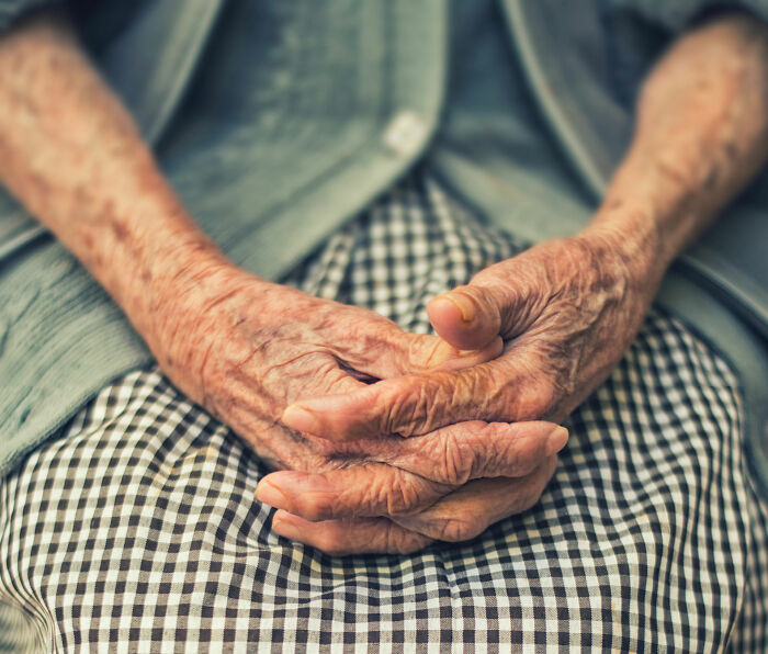 30 Absolutely Horrifying Secrets People Confessed Having Heard From Seemingly Normal Folk