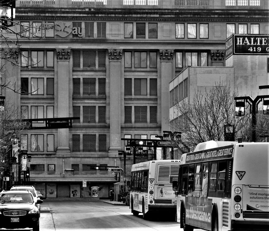 I Take Photos Of Winnipeg, Capturing Old With The New