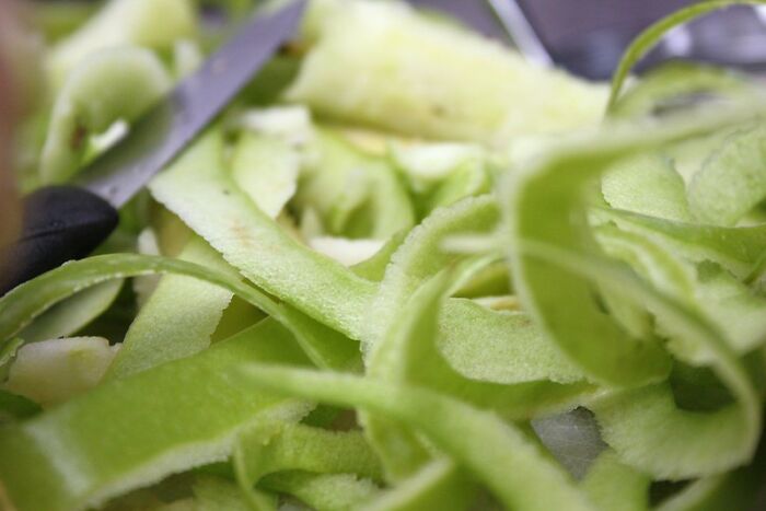 People Didn't Realize How Helpful These 30 Cooking Tips And Tricks Were Until They Started Using Them