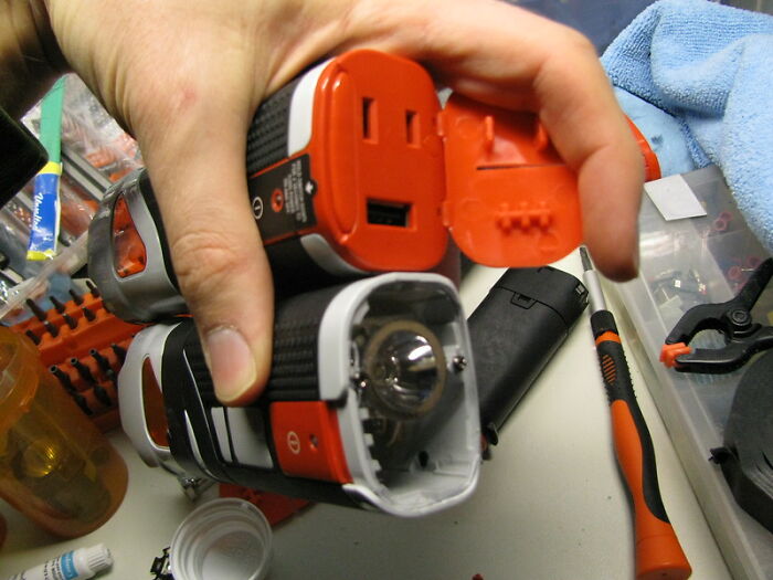 Someone In This Online Group Asked “Teachers, What Was The Worst Thing You Had To Confiscate From A Student?”, 30 Folks Delivered