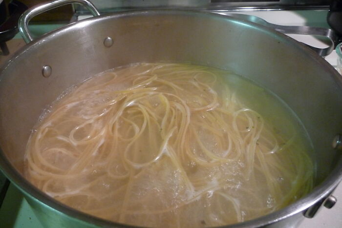 People Didn't Realize How Helpful These 30 Cooking Tips And Tricks Were Until They Started Using Them