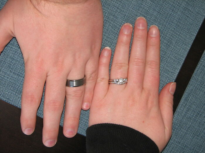 Someone In This Online Group Asked “Teachers, What Was The Worst Thing You Had To Confiscate From A Student?”, 30 Folks Delivered