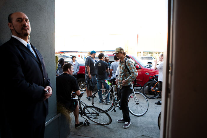 23 Intriguing "Tinder Swindler" Real-Life And Behind-The-Scenes Facts