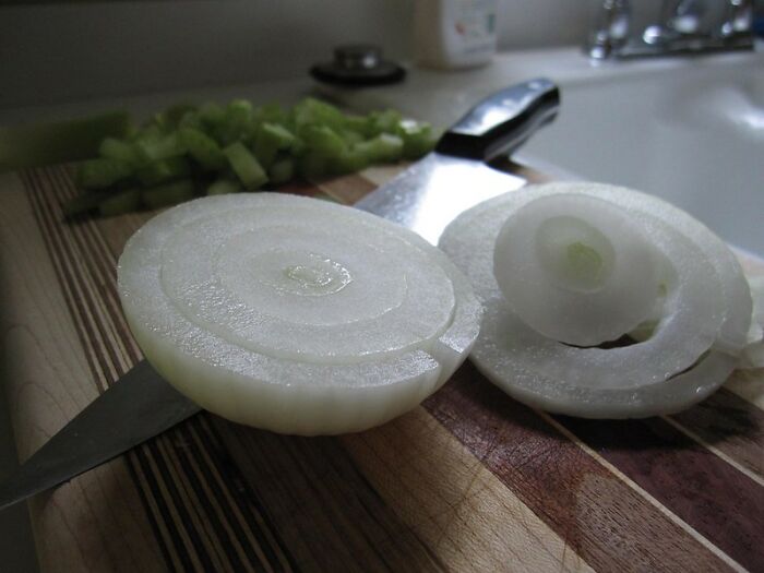 People Didn't Realize How Helpful These 30 Cooking Tips And Tricks Were Until They Started Using Them