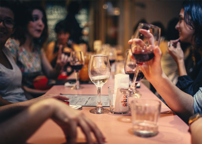 16 Jefes avaros que esperaban que sus empleados pagaran en las reuniones de empresa