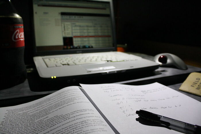 35 Spoiled Folks Online Share Their Moments Of Realizing How Different The Real World Really Is