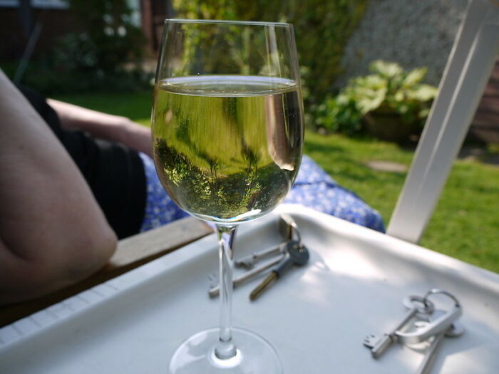 Prefiero vino blanco con la carne roja