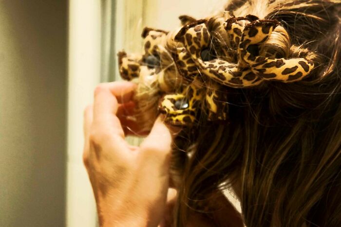 30 Social Cues Indicating That Someone Might Be Flirting With You, As Pointed Out By Folks In This Online Group