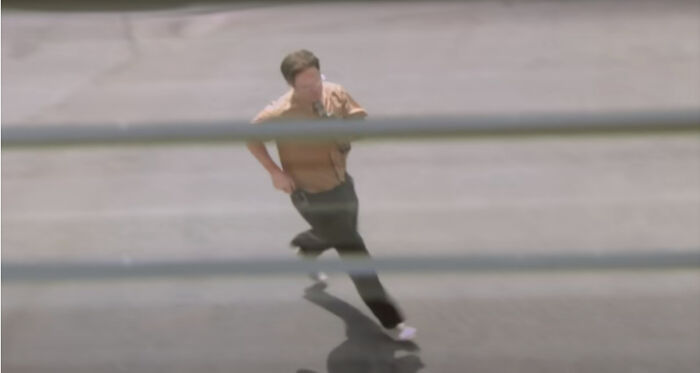 The Office Se5ep28, In The Time Prank, Dwight Runs To The Car In Socks So His Footsteps Don't Wake Michael