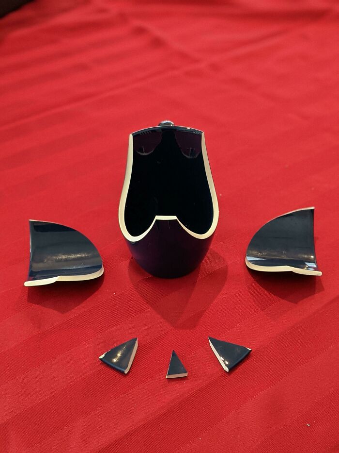 When Your Daughter Accidentally Breaks A Mug... Symmetrically.