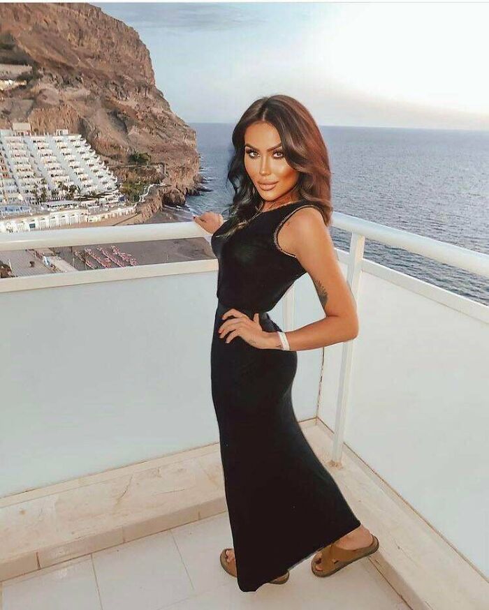 The Opposite Of The Pin-Head Trend; Big Bubble Head