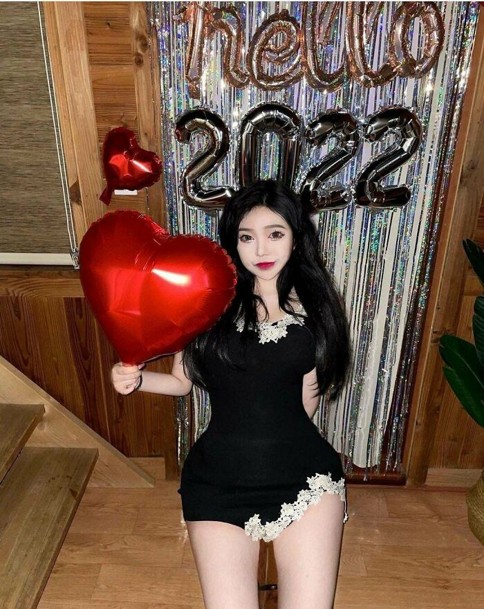 She Claimed In Her Story That's She All Natural (Face And Body)