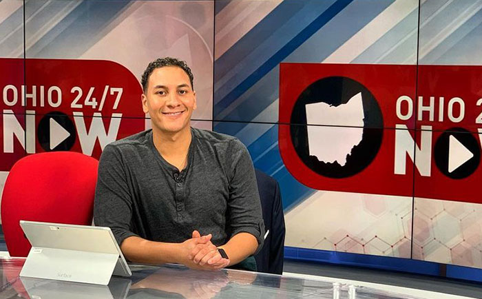 Esta madre interrumpe el directo de su hijo, haciendo que el c&aacute;mara se parta de risa y se convierte en la sensaci&oacute;n de Internet