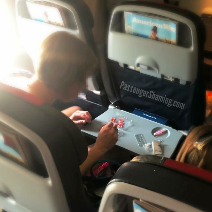 Bizarre-Rude-Flight-Passengers-Shaming