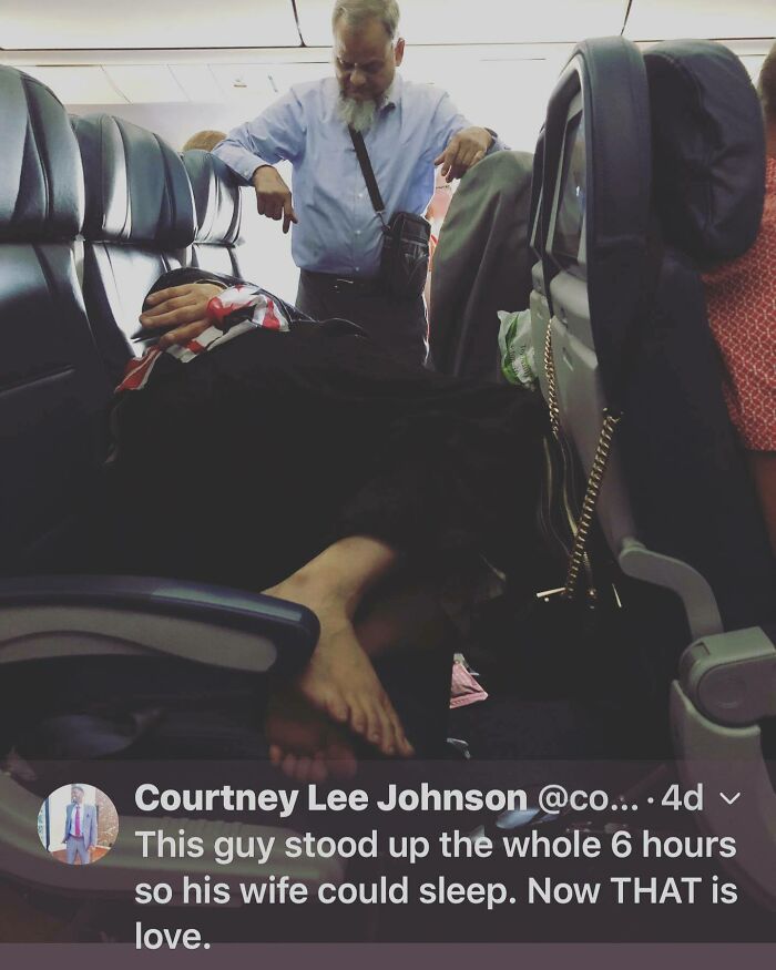 Bizarre-Rude-Flight-Passengers-Shaming