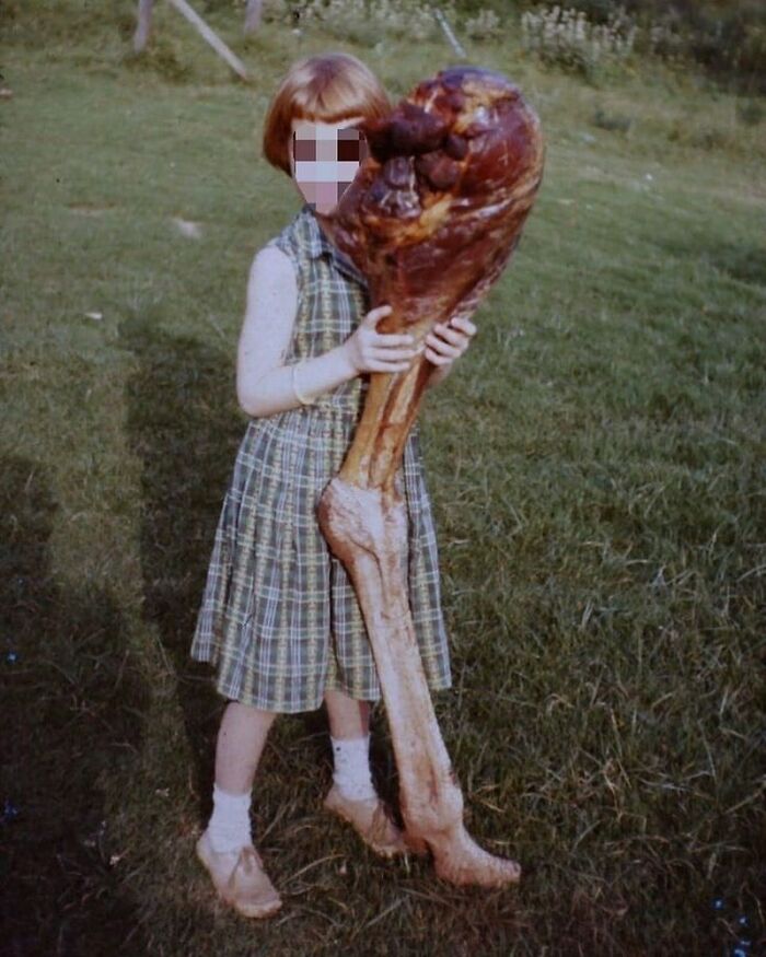 In The 70’s There Were Reports Coming From A Small Town In Ohio Of Livestock Mysteriously Going Missing. Some Suspected Wolves. Then People Started Vanishing As Well. People Didn’t Know What To Do. Then, Early One Fall Morning, An Unidentified Young Girl Walked Out Of The Forest, Dragging The Beast Behind Her. The Government Was Called In And They Dismembered The Beast. The Whole Thing Was Classified Until Recently, But This Was The Only Picture Released To The Public. It Is Of The Girl Holding One Of The Dismembered Legs.
#cursedimage #strange #cursed #cursedimagedealer