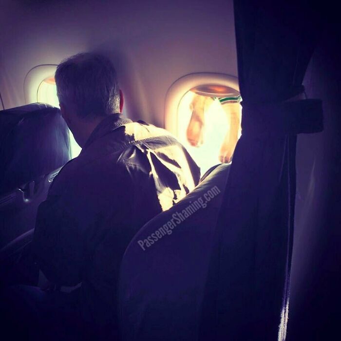 Bizarre-Rude-Flight-Passengers-Shaming
