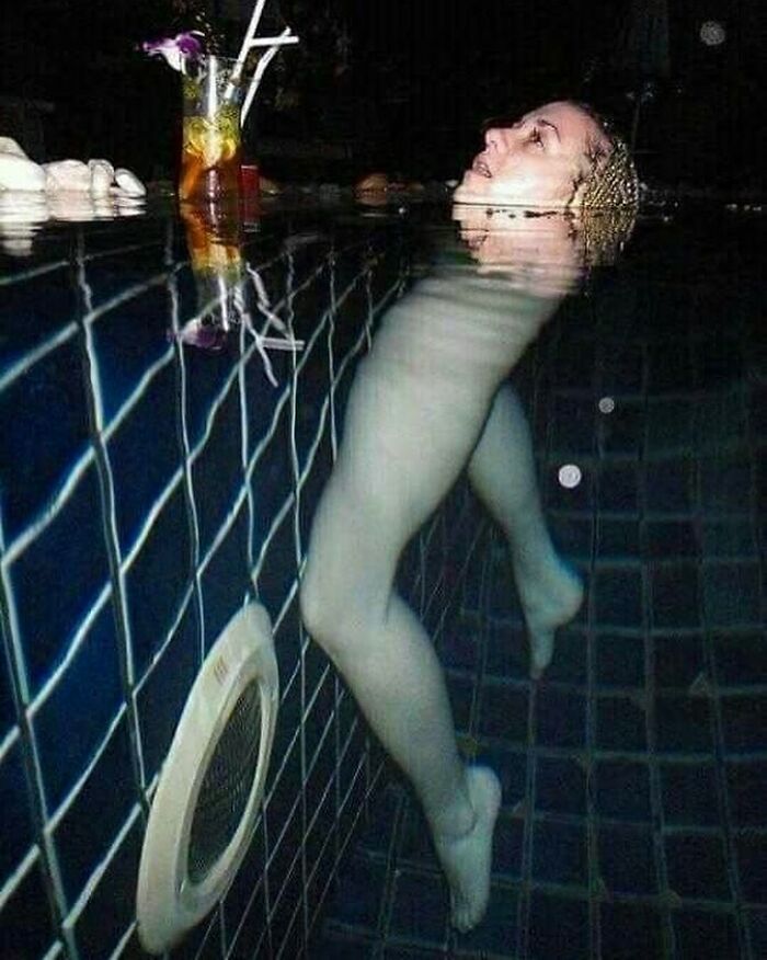 Nobody:
short People: “Im Short”
being Short Isn’t A Personality Trait
#cursedimage #strange #cursed #cursedimagedealer