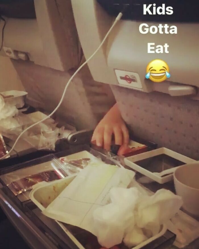 Bizarre-Rude-Flight-Passengers-Shaming