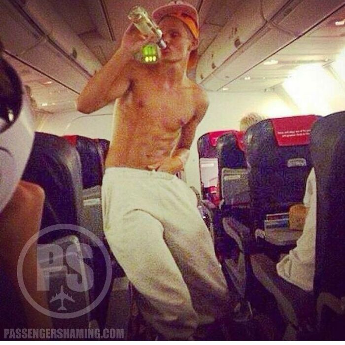 Bizarre-Rude-Flight-Passengers-Shaming