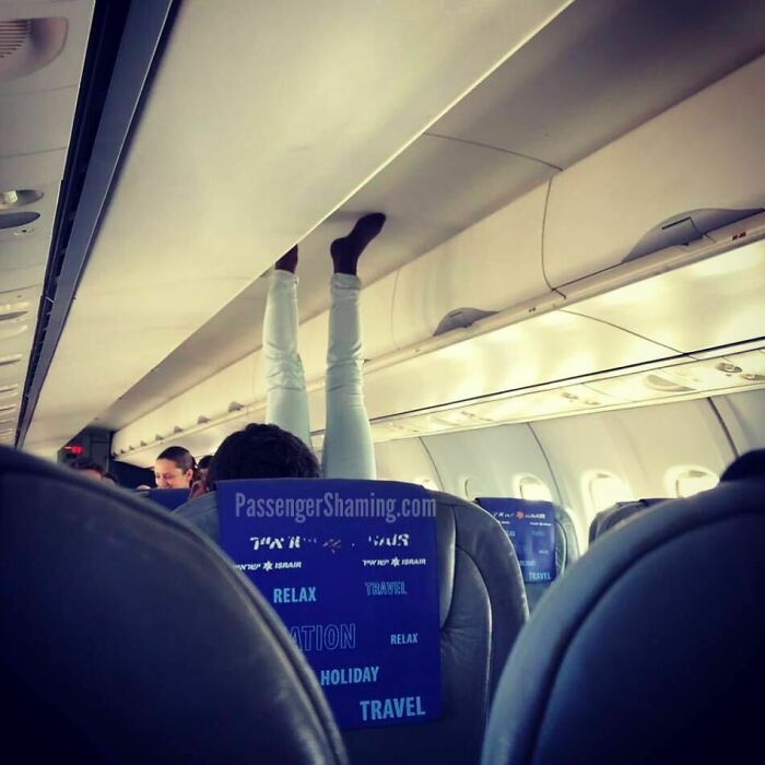 Bizarre-Rude-Flight-Passengers-Shaming