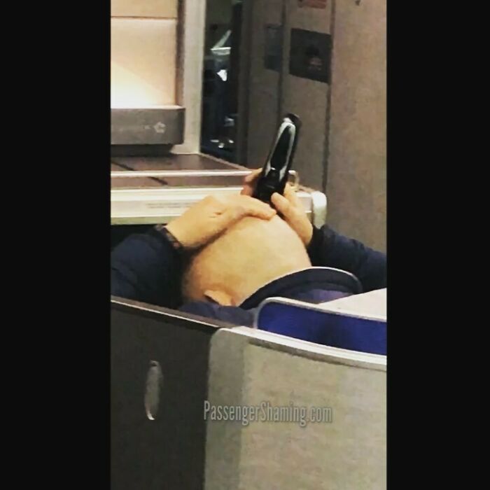 Bizarre-Rude-Flight-Passengers-Shaming