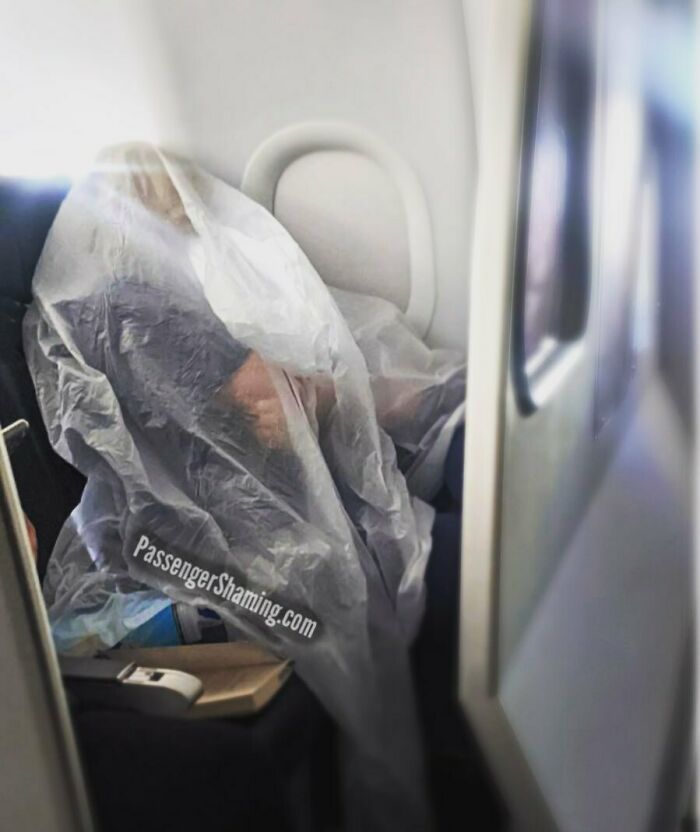 Bizarre-Rude-Flight-Passengers-Shaming