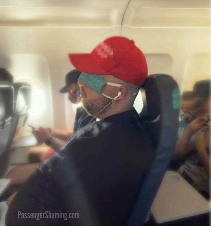 This Instagram Gathers Bizarre Images That Prove Passengers From Hell Exist (35 New Pics)