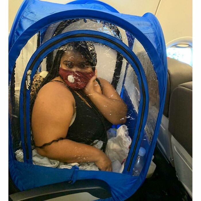 Bizarre-Rude-Flight-Passengers-Shaming