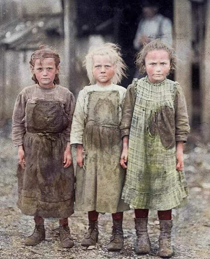 Young Oyster Shuckers, Josie, Six Years Old, Bertha, Six Years Old, Sophie, Ten Years Old, Port Royal, South Carolina, 1912. Work Began At 4 Am. Photo By Lewis Hine
