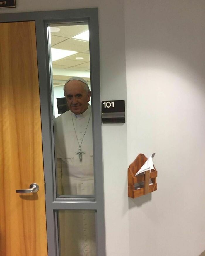 Cursed-Image-Dealer-Weird-Pics