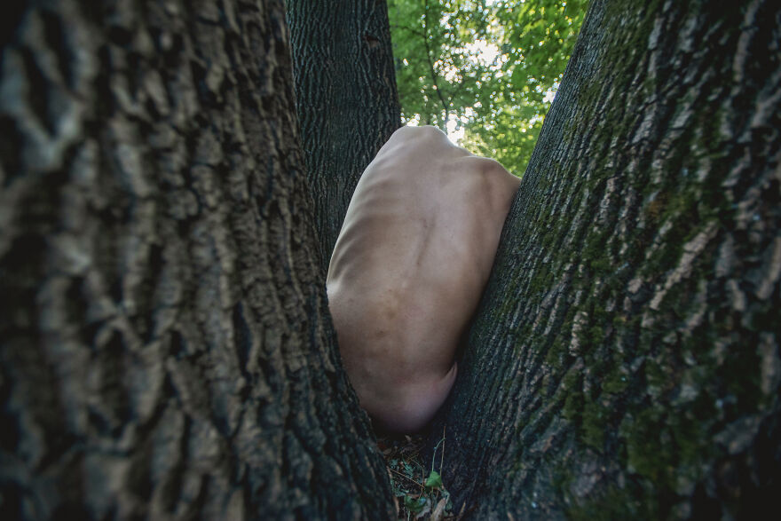 Ms. Spine – We (Me As A Photographer And Simona As A Model) Created A World Of The Spine By Personifying It, In Order To Show The Individual Beauty Of Each Of Us (15 Pics)