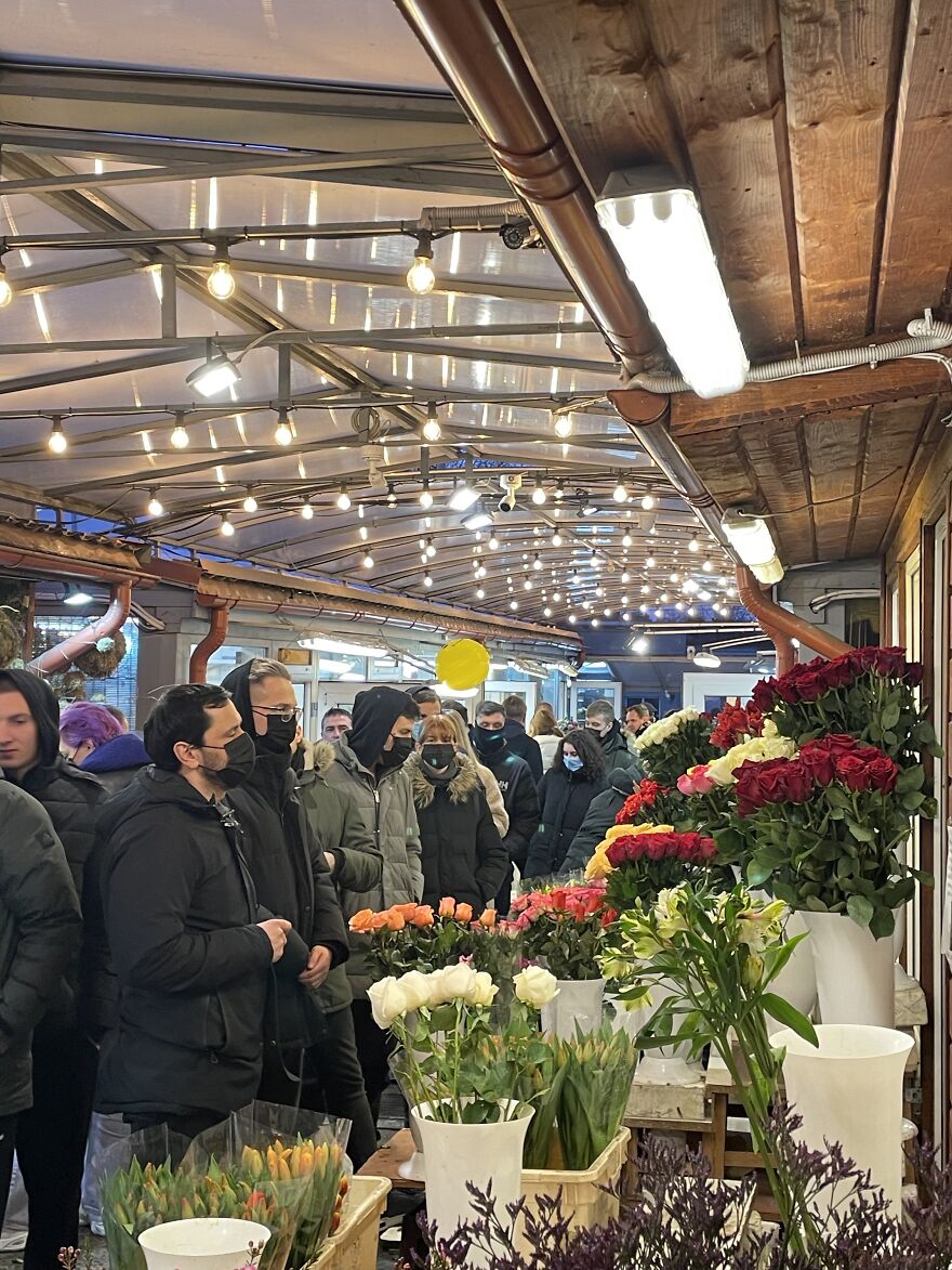 I've Packed My Jewelry Into Roses And Sold Them In The Soviet Flower Market (14 Pics)