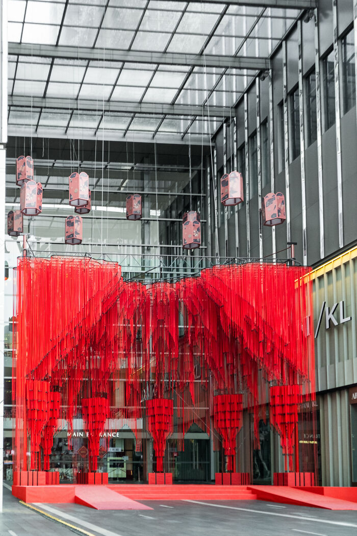 "Memory Veil": 10,000 Strands Of Red String Beads Art Installation (20 Pics) "Memory Veil": 10,000 Strands Of Red String Beads Art Installation (20 Pics)