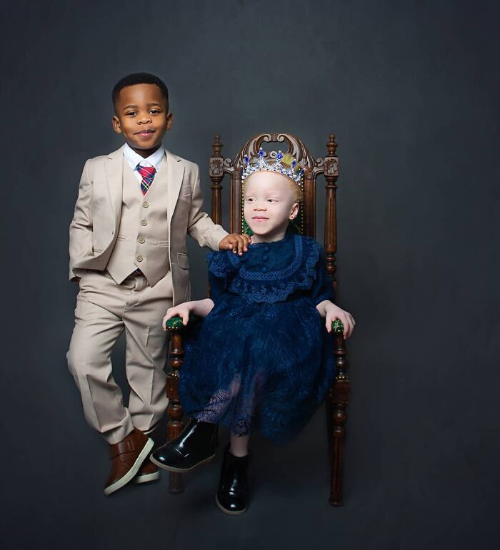 Woman Gave Birth To Black And White Twins, Thought She Was Handed The Wrong Baby Woman Gave Birth To Black And White Twins, Thought She Was Handed The Wrong Baby