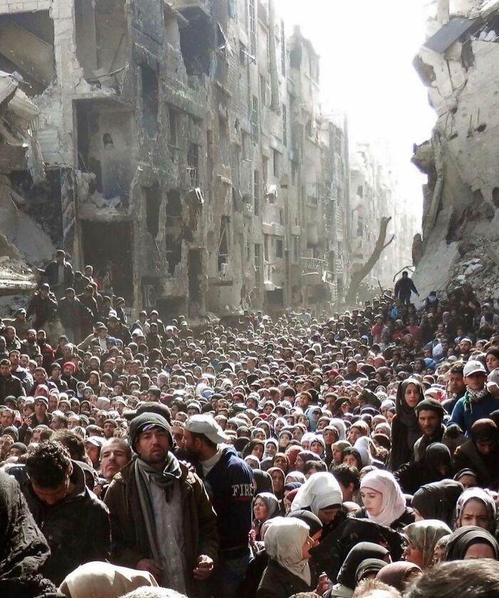 This Instagram Account Entertains More Than 500 Thousand Followers Daily With Its Street Photos