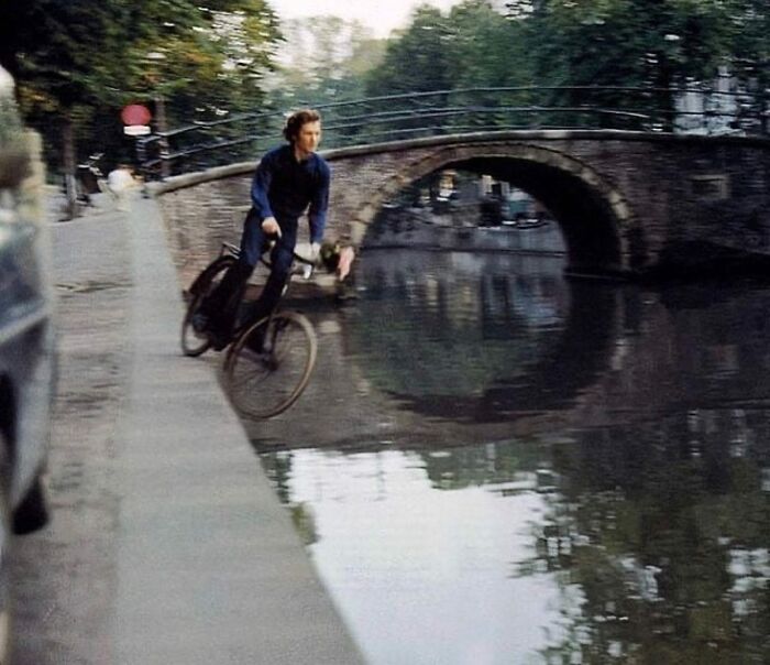 This Instagram Account Entertains More Than 500 Thousand Followers Daily With Its Street Photos