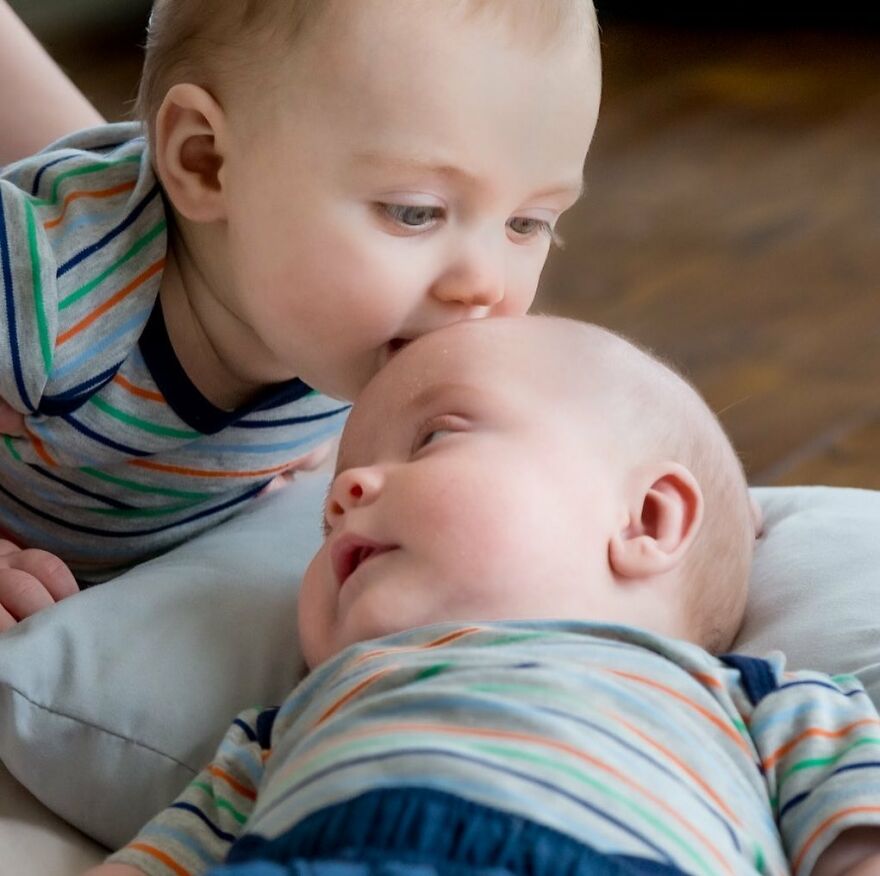 When Twins Marry Twins: Two Identical Families Go Viral On Instagram