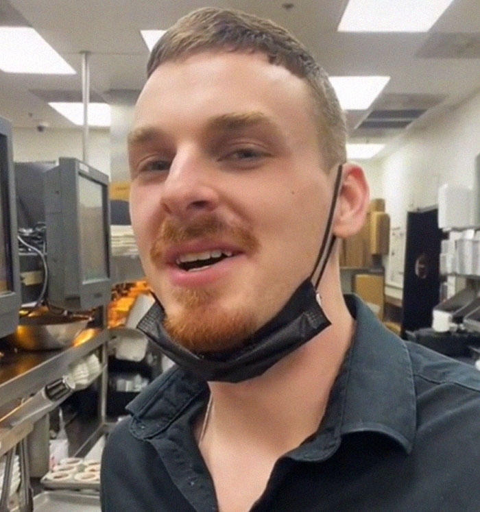 'Pet Peeves As A Server': Restaurant Employees Reveal What Annoys Them The Most 'Pet Peeves As A Server': Restaurant Employees Reveal What Annoys Them The Most