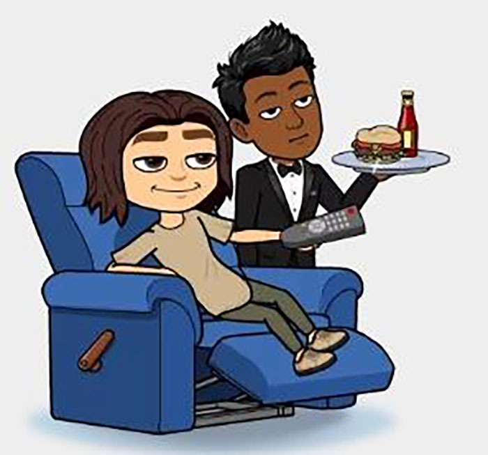 Mi amigo pensó que en la imagen íbamos a estar los dos descansando en el sofá