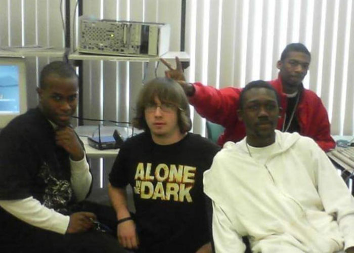 “Solo en la oscuridad”