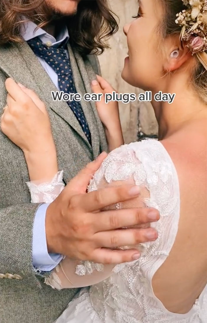 Neurodivergent Couple Throws A Sensory-Friendly Wedding So Cute And Relaxed, It Made People Wonder If That Shouldn't Be The Norm Neurodivergent Couple Throws A Sensory-Friendly Wedding So Cute And Relaxed, It Made People Wonder If That Shouldn't Be The Norm