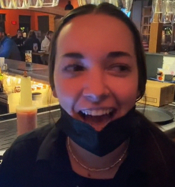 'Pet Peeves As A Server': Restaurant Employees Reveal What Annoys Them The Most 'Pet Peeves As A Server': Restaurant Employees Reveal What Annoys Them The Most