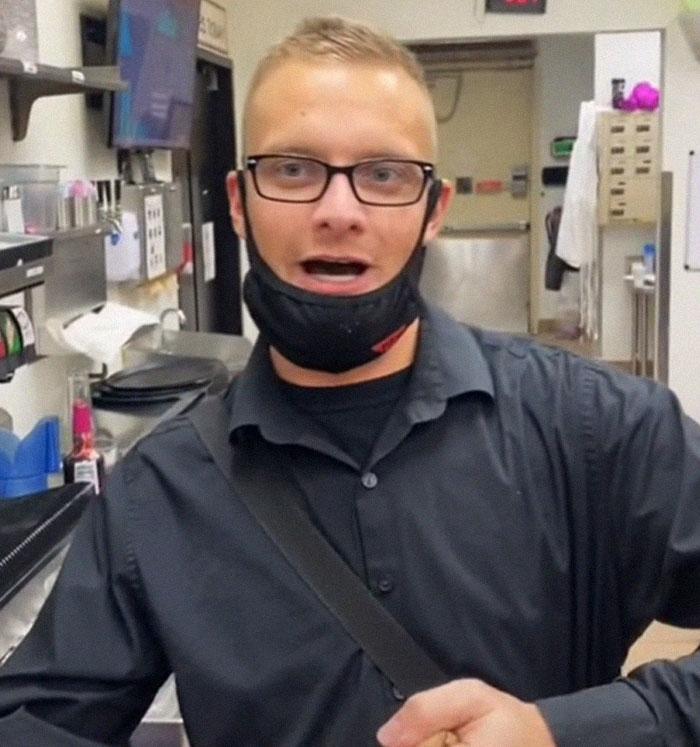 'Pet Peeves As A Server': Restaurant Employees Reveal What Annoys Them The Most 'Pet Peeves As A Server': Restaurant Employees Reveal What Annoys Them The Most