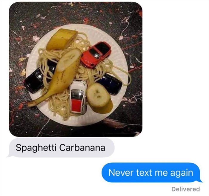 Cursed food featuring spaghetti, banana, and toy cars named "Spaghetti Carbanana" in a humorous text exchange.