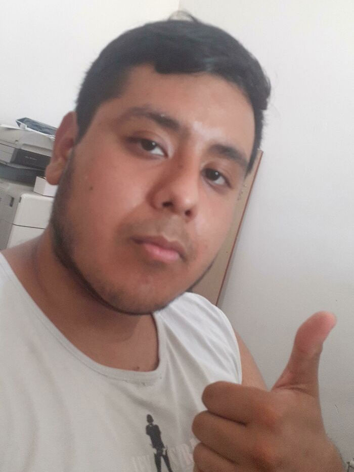 There Is 40°C Inside The Tiny Room Where I Work At. No Ventilation Or Air Conditioner. I Just Love Summer