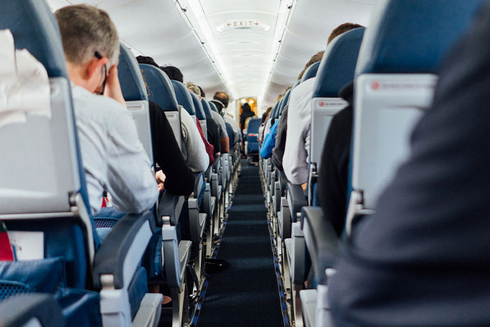 "She Thinks I Chose Business Class Over Her": Wife Is Upset After Husband Upgrades Only His Ticket For Their 12-Hour Flight