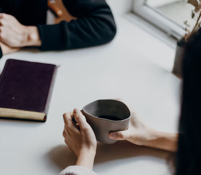 30 People Share Their Heartbreaking Love Bombing Experiences So That You Know What Red Flags To Look Out For