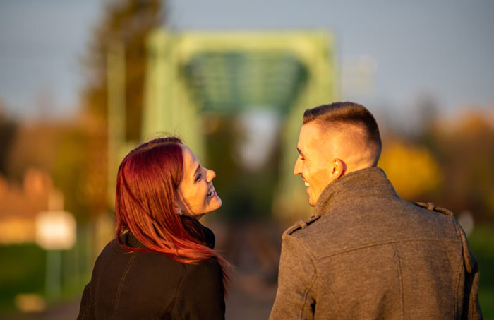 30 People Share Their Heartbreaking Love Bombing Experiences So That You Know What Red Flags To Look Out For