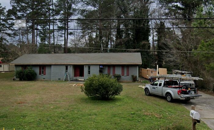 This 8-Item List Of Requirements For Being Able To Rent This House Went Viral Because Of Its Ridiculousness